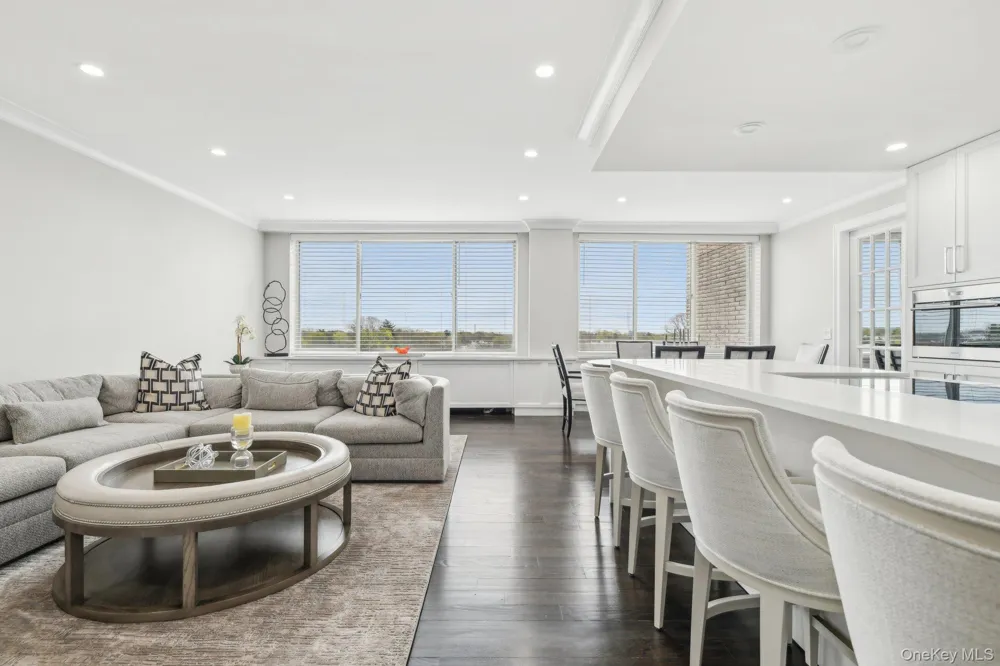 100 Hilton Avenue #901 Garden City, NY 11530