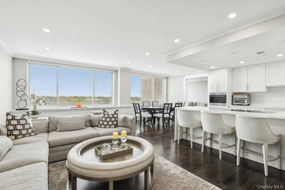 100 Hilton Avenue #901 Garden City, NY 11530