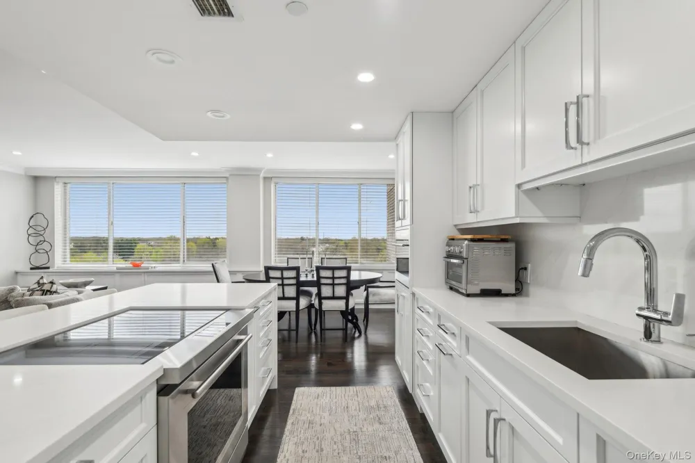 100 Hilton Avenue #901 Garden City, NY 11530