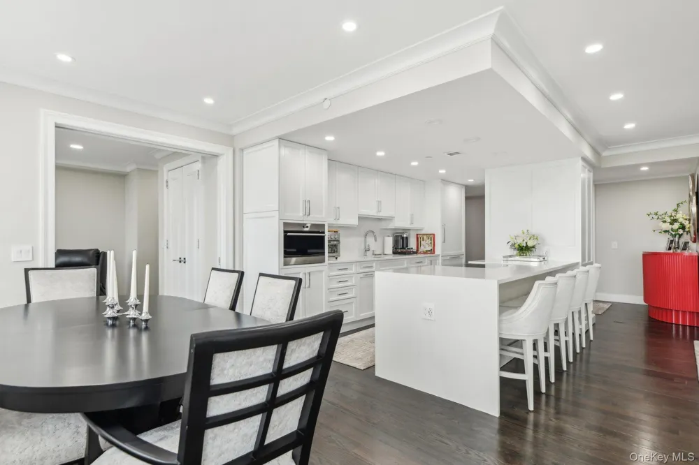 100 Hilton Avenue #901 Garden City, NY 11530