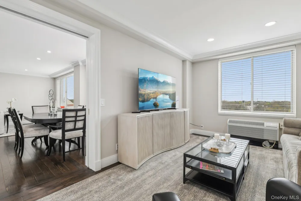 100 Hilton Avenue #901 Garden City, NY 11530
