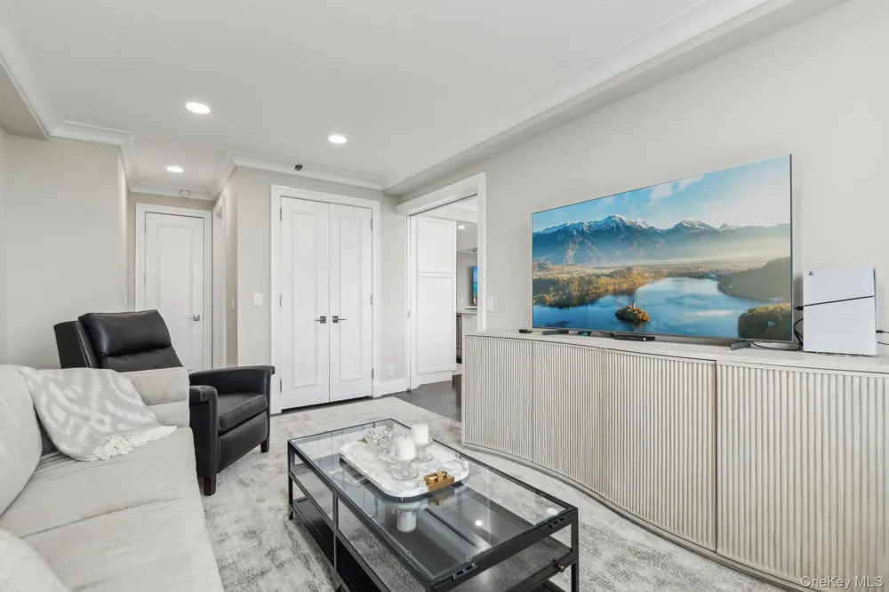 100 Hilton Avenue #901 Garden City, NY 11530