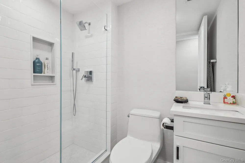 100 Hilton Avenue #901 Garden City, NY 11530