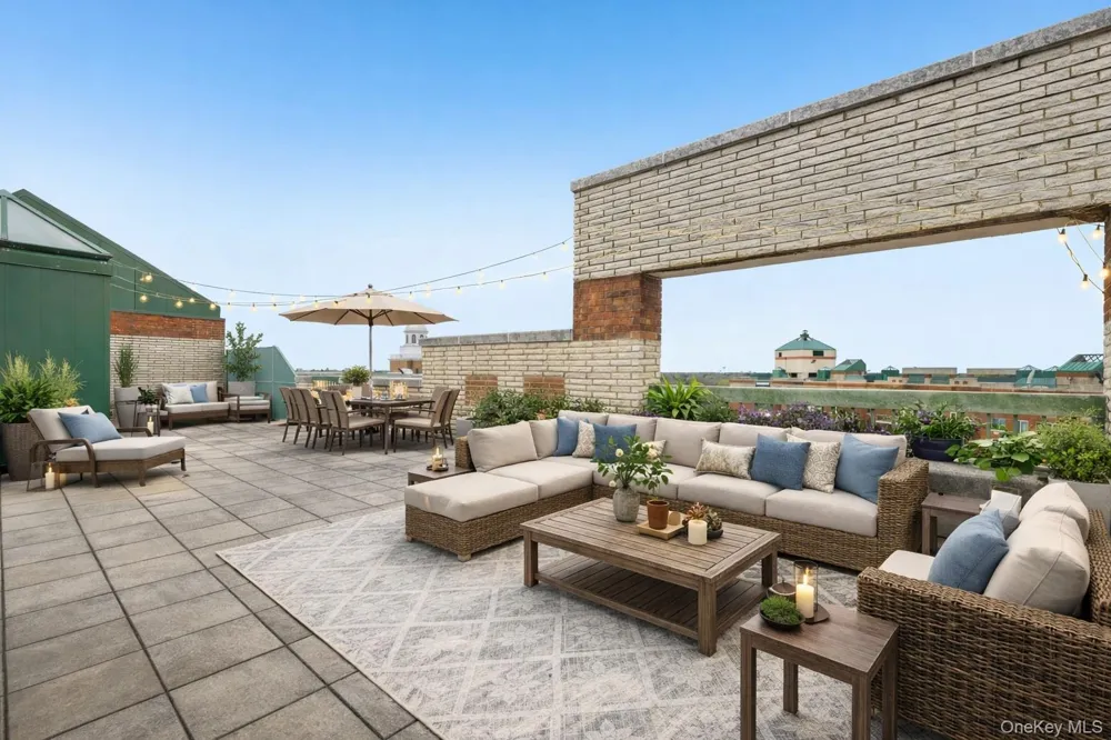 100 Hilton Avenue #901 Garden City, NY 11530