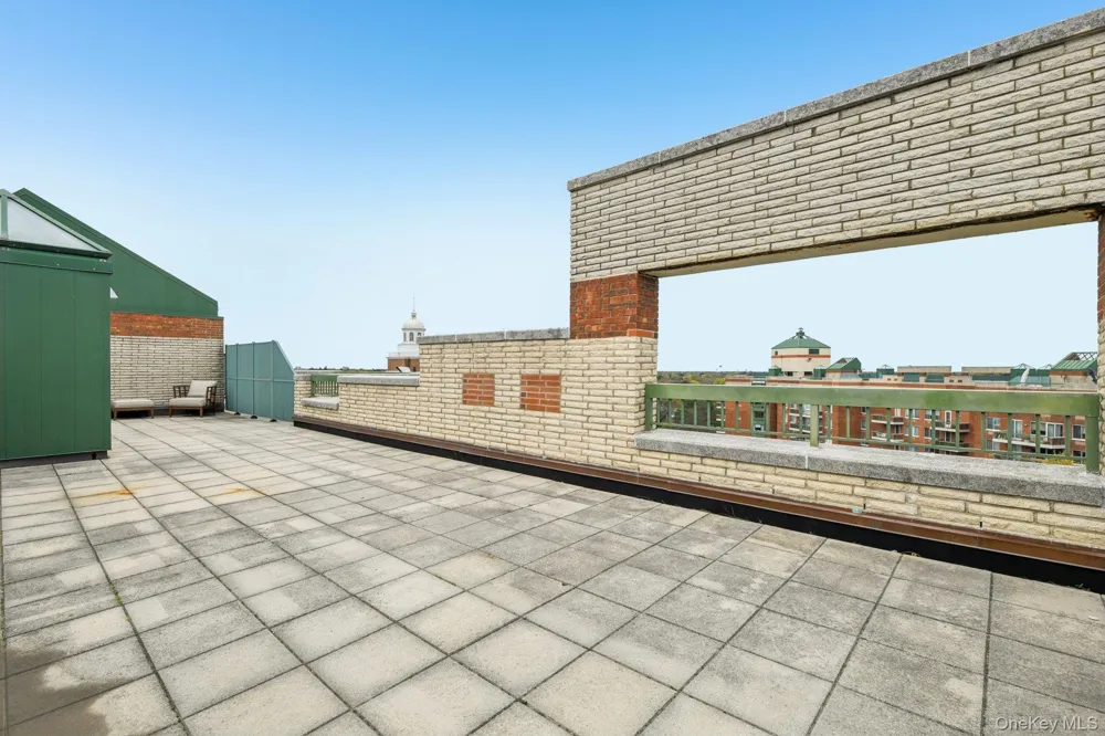 100 Hilton Avenue #901 Garden City, NY 11530