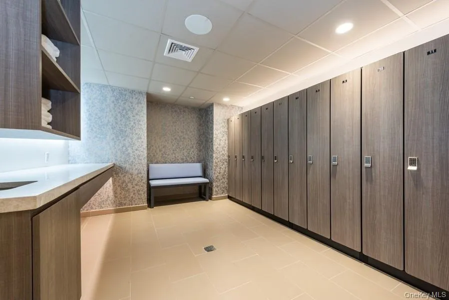 100 Hilton Avenue #901 Garden City, NY 11530