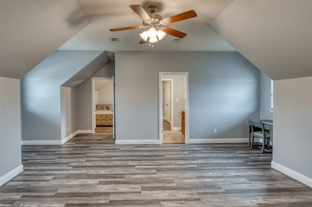 114 Preston Trail Meadowlakes, TX 78654