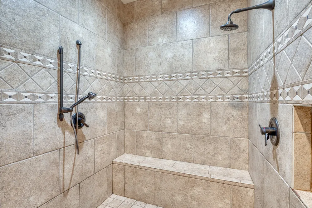 114 Preston Trail Meadowlakes, TX 78654