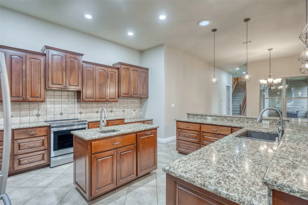 114 Preston Trail Meadowlakes, TX 78654