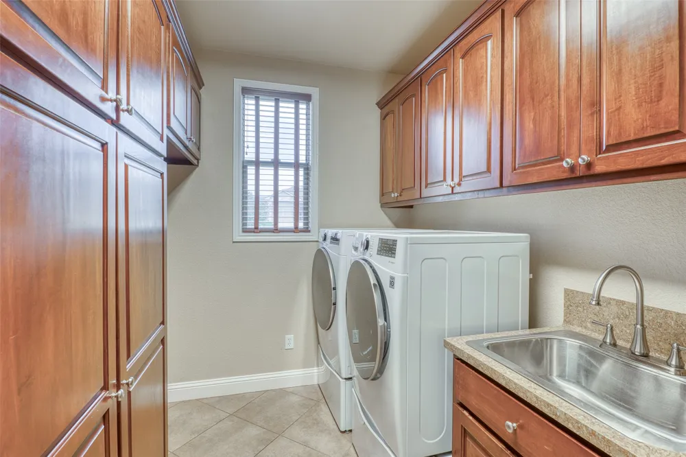 114 Preston Trail Meadowlakes, TX 78654