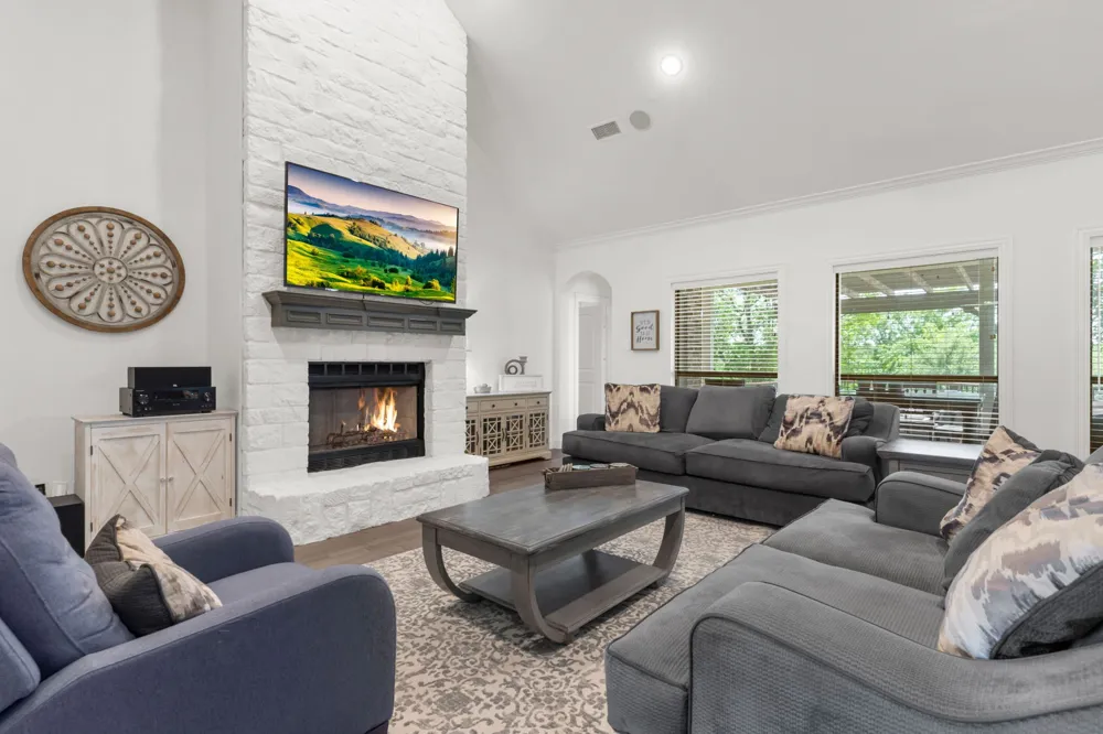 111 Whispering Winds Drive