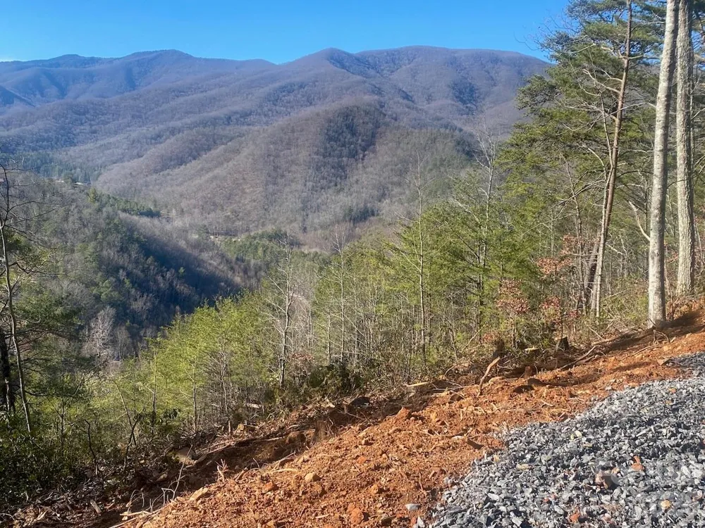 000 Blue Vista Road Canton, NC 28716