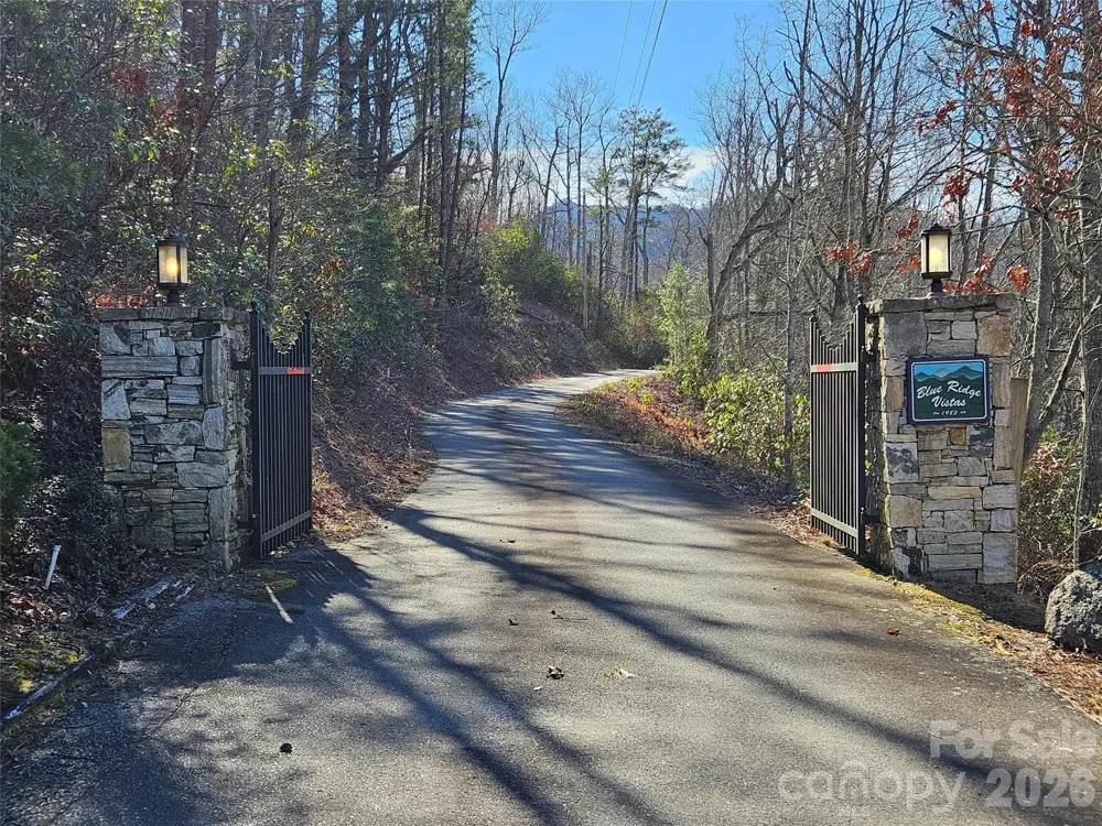 000 Blue Vista Road Canton, NC 28716