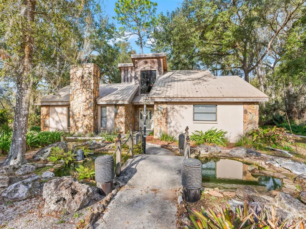11398 CR 682 Webster, FL 33597