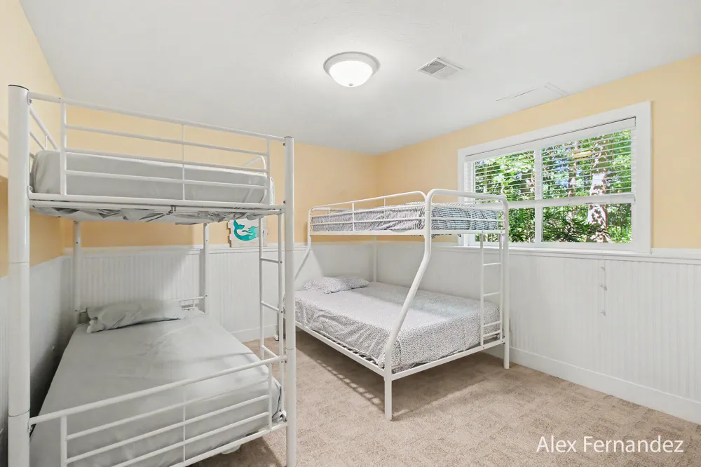 6288 Hawthorne Court Saugatuck, MI 49453