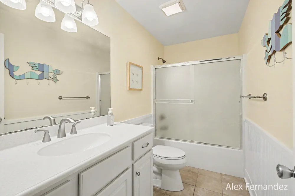 6288 Hawthorne Court Saugatuck, MI 49453