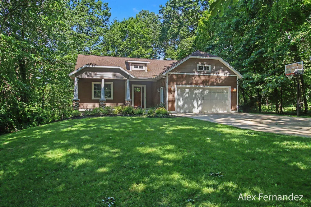 6288 Hawthorne Court Saugatuck, MI 49453
