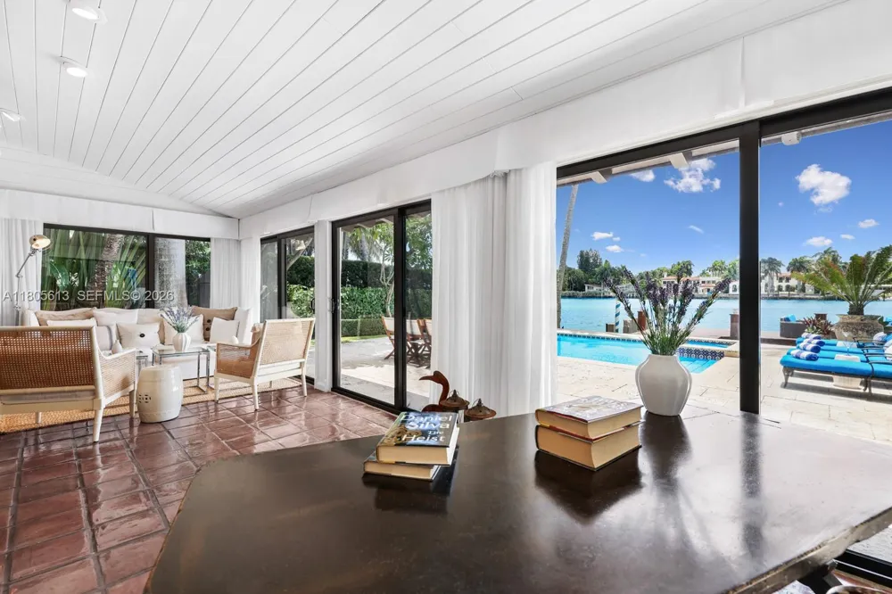 56 S Hibiscus Dr Miami Beach, FL 33139