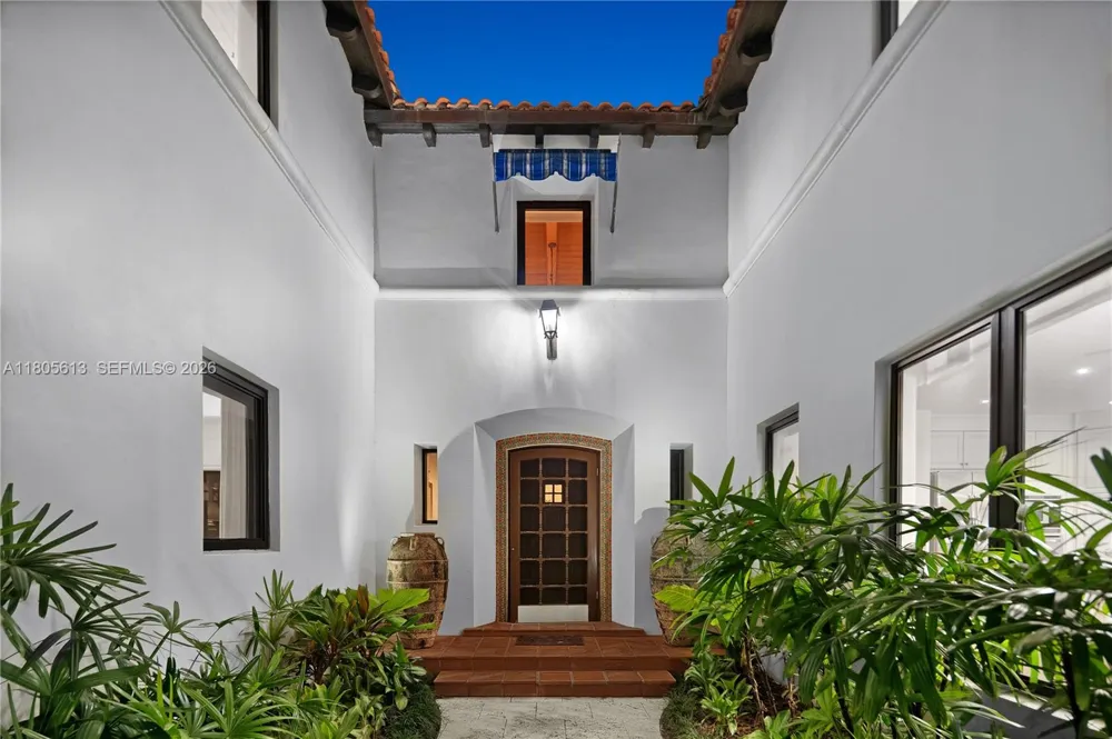 56 S Hibiscus Dr Miami Beach, FL 33139