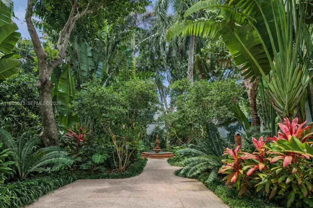 56 S Hibiscus Dr Miami Beach, FL 33139
