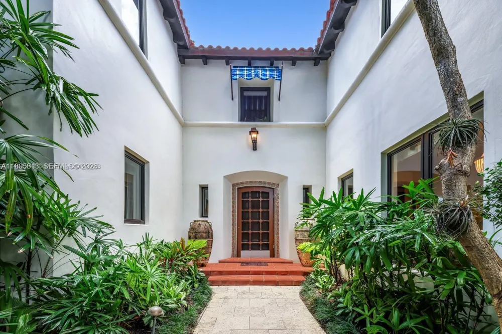 56 S Hibiscus Dr Miami Beach, FL 33139