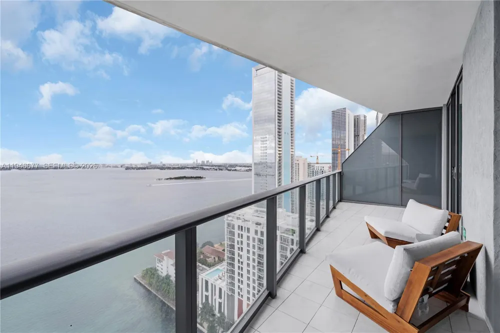 460 NE 28th St #3002 Miami, FL 33137