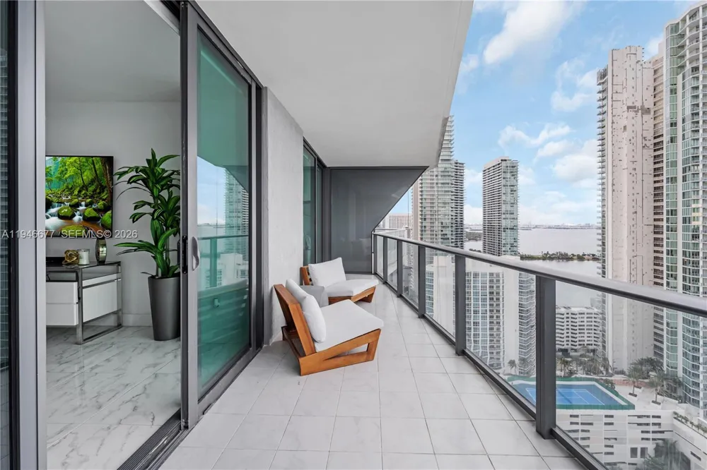 460 NE 28th St #3002 Miami, FL 33137
