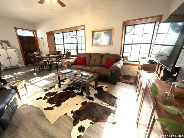1 Mackenzie Brackettville, TX 78832