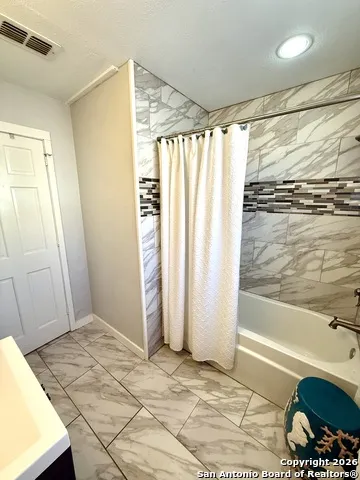 1 Mackenzie Brackettville, TX 78832