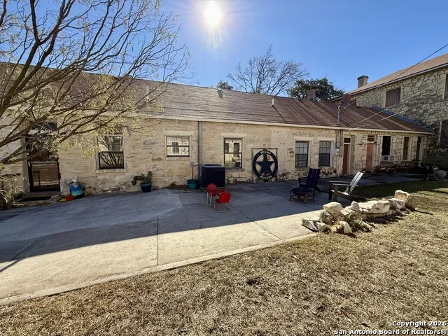 1 Mackenzie Brackettville, TX 78832