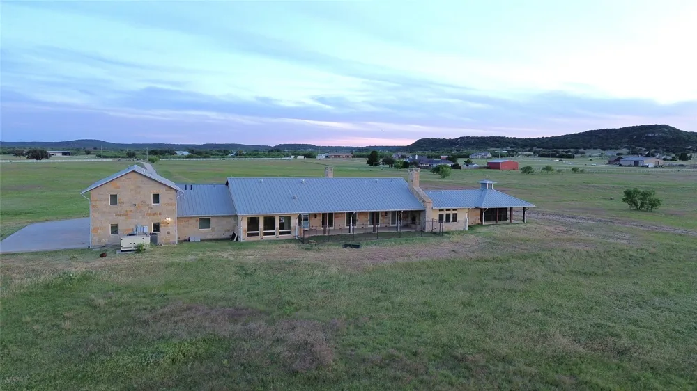 990 County Road 621 Tuscola, TX 79562