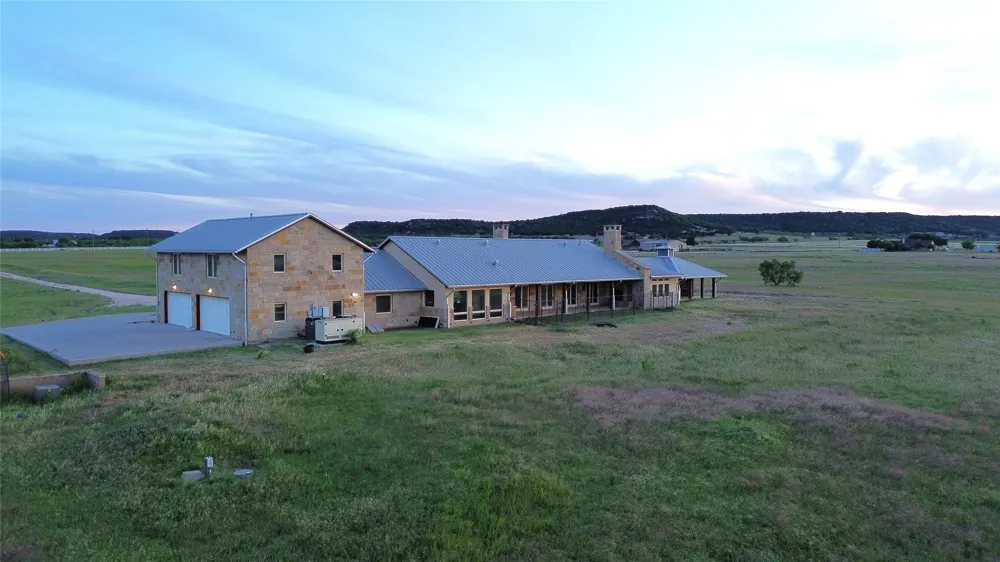 990 County Road 621 Tuscola, TX 79562