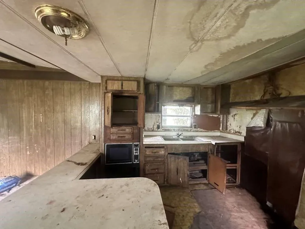 602 E Navasota Street Groesbeck, TX 76642