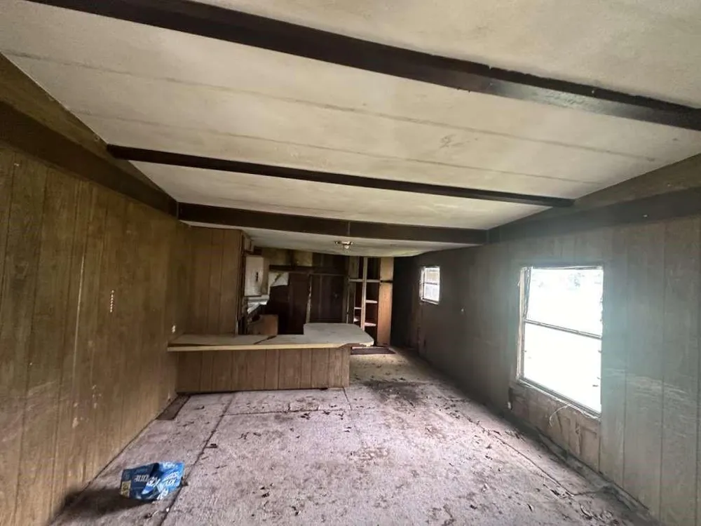602 E Navasota Street Groesbeck, TX 76642