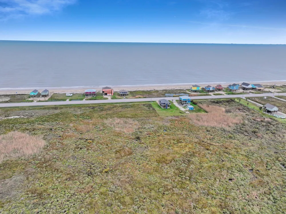 2409 Highway 87 Gilchrist, TX 77617