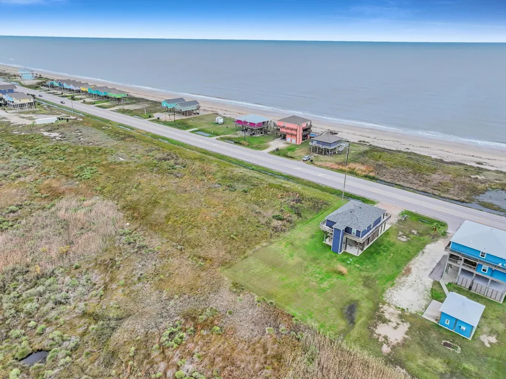 2409 Highway 87 Gilchrist, TX 77617