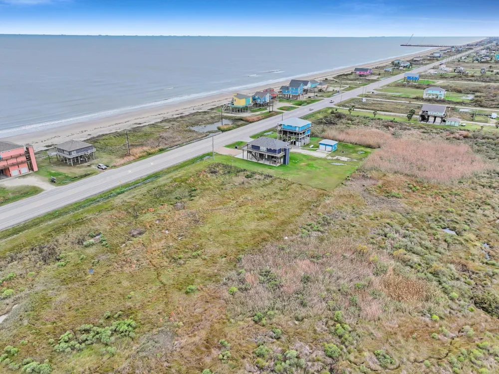 2409 Highway 87 Gilchrist, TX 77617