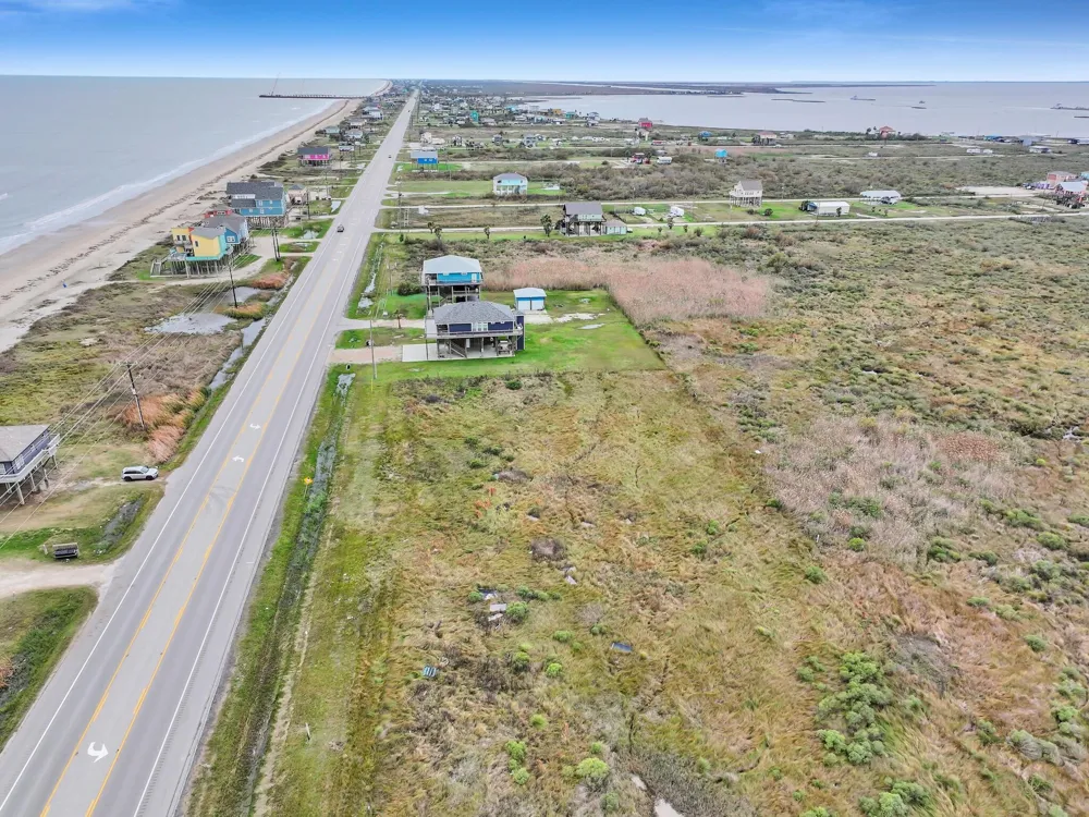 2409 Highway 87 Gilchrist, TX 77617