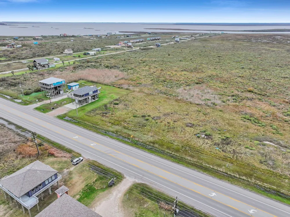 2409 Highway 87 Gilchrist, TX 77617