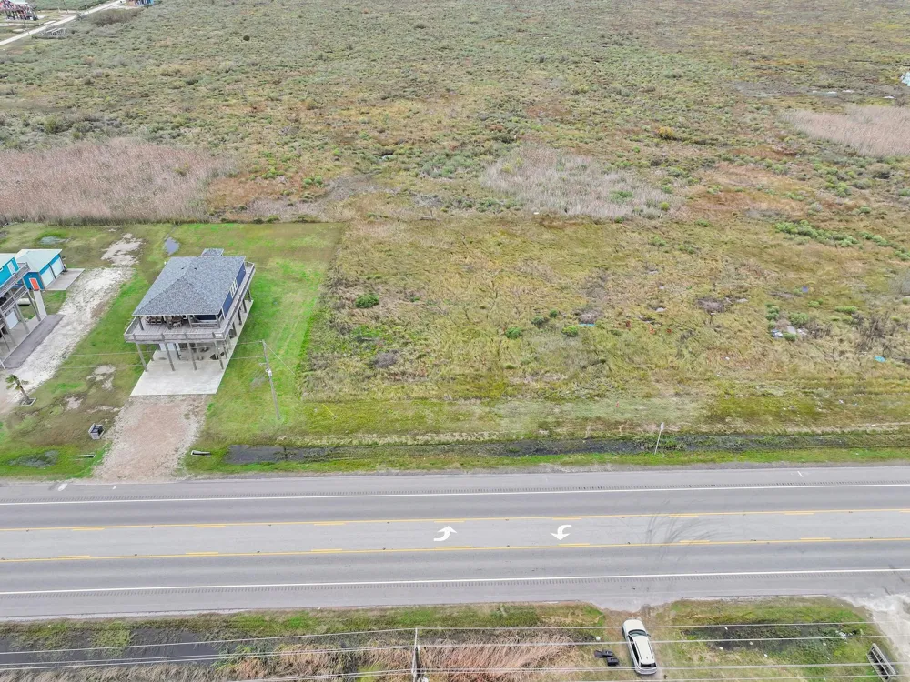 2409 Highway 87 Gilchrist, TX 77617