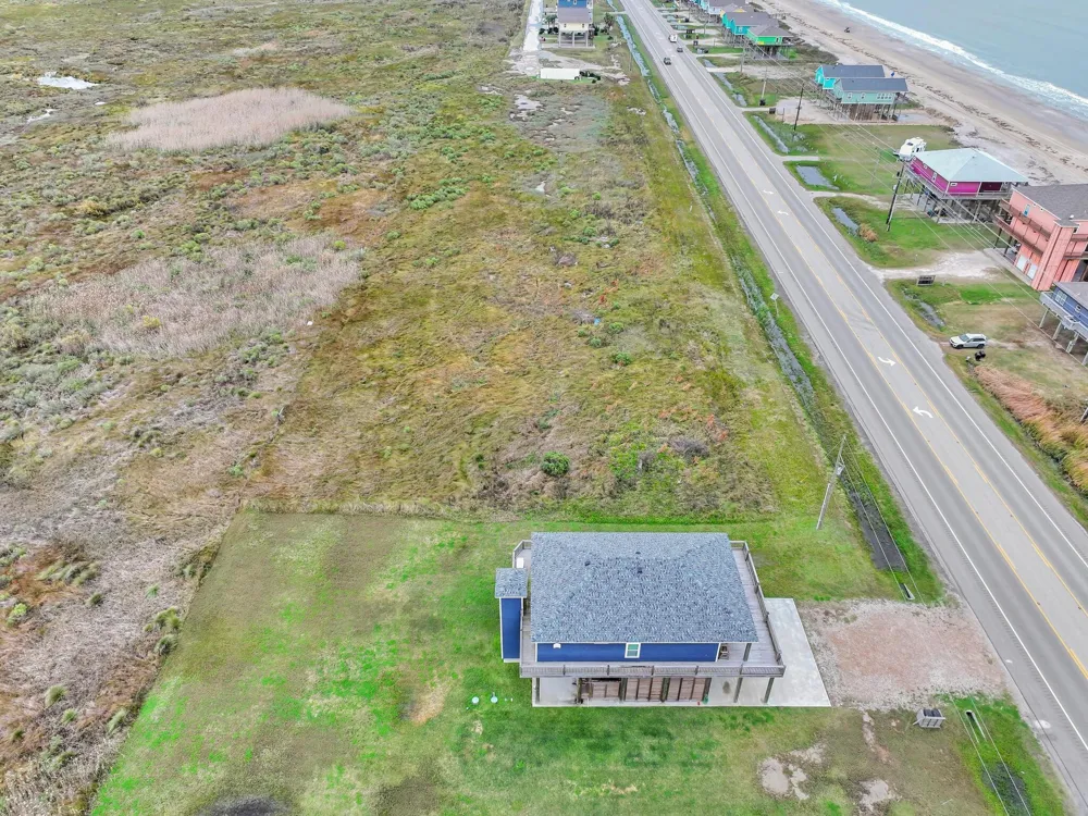 2409 Highway 87 Gilchrist, TX 77617