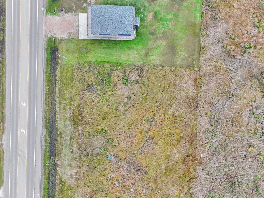 2409 Highway 87 Gilchrist, TX 77617