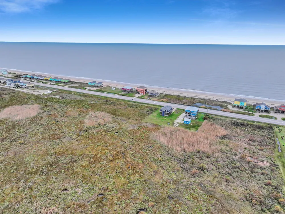 2409 Highway 87 Gilchrist, TX 77617