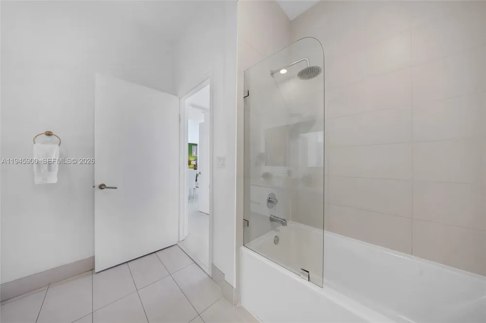 2600 E Hallandale Beach Blvd #T3304 Hallandale Beach, FL 33009