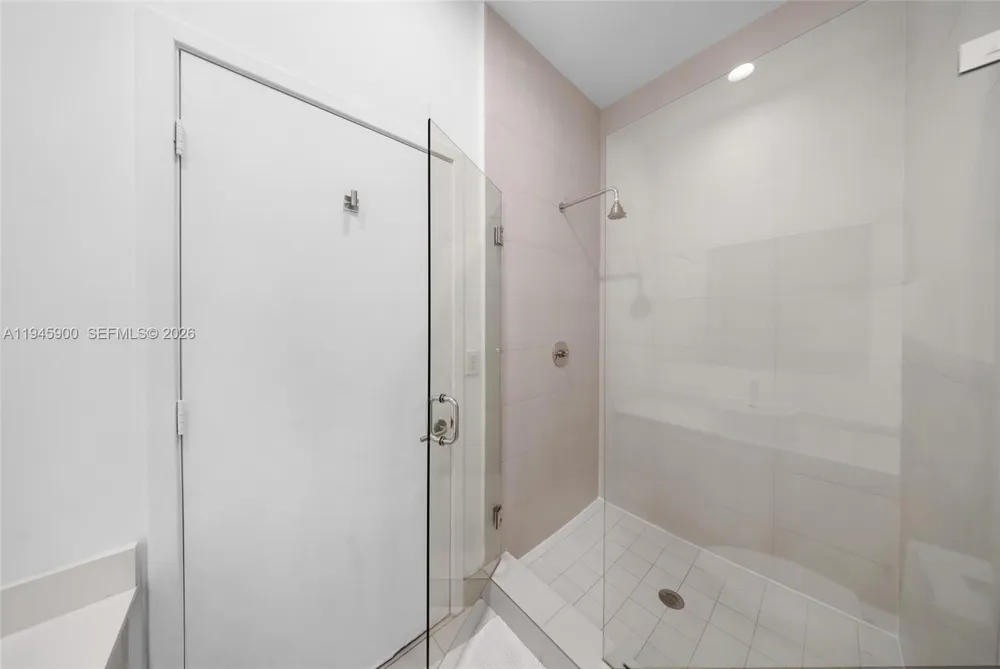 2600 E Hallandale Beach Blvd #T3304 Hallandale Beach, FL 33009