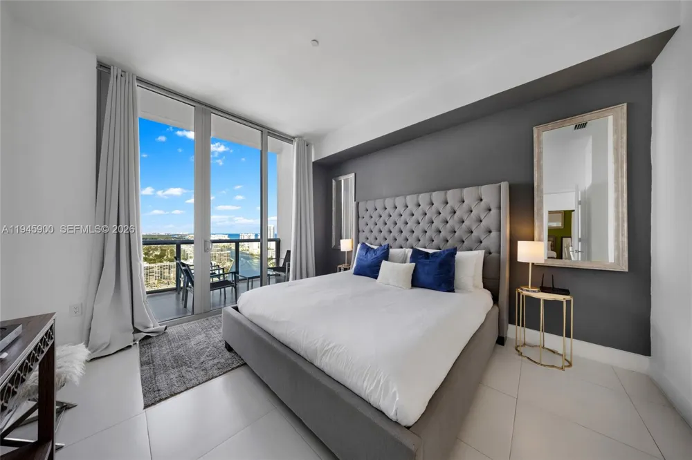 2600 E Hallandale Beach Blvd #T3304 Hallandale Beach, FL 33009