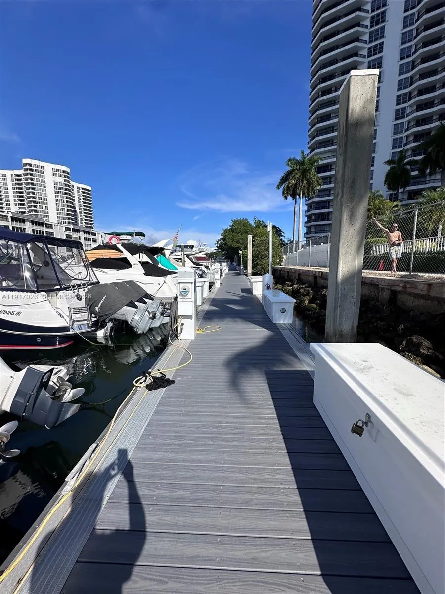 3575 Mystic Pointe Dr, Slip 7 Aventura, FL 33180