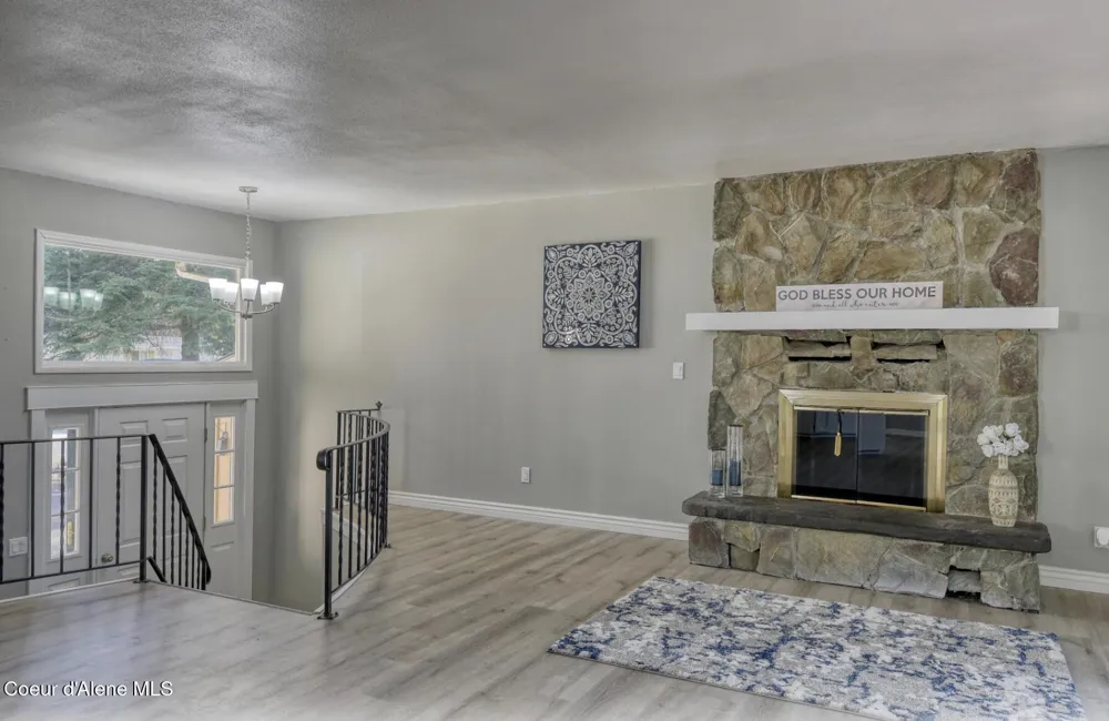 11459 Trafalgar Street Hayden, ID 83835