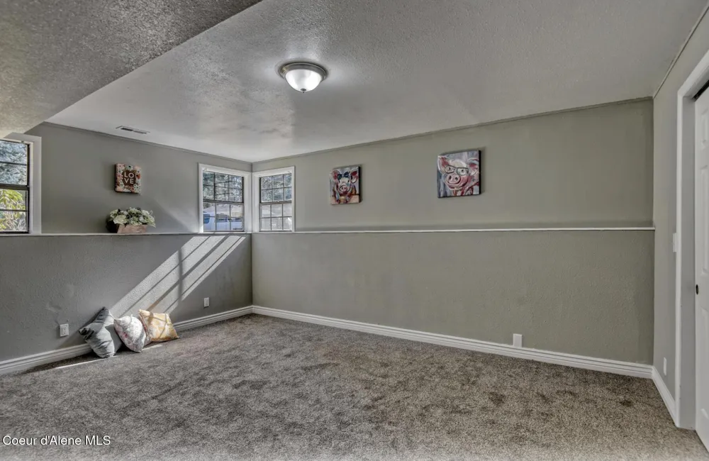 11459 Trafalgar Street Hayden, ID 83835
