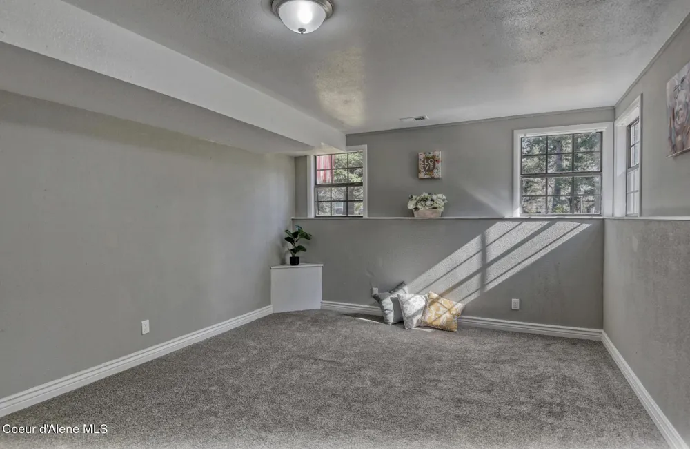 11459 Trafalgar Street Hayden, ID 83835